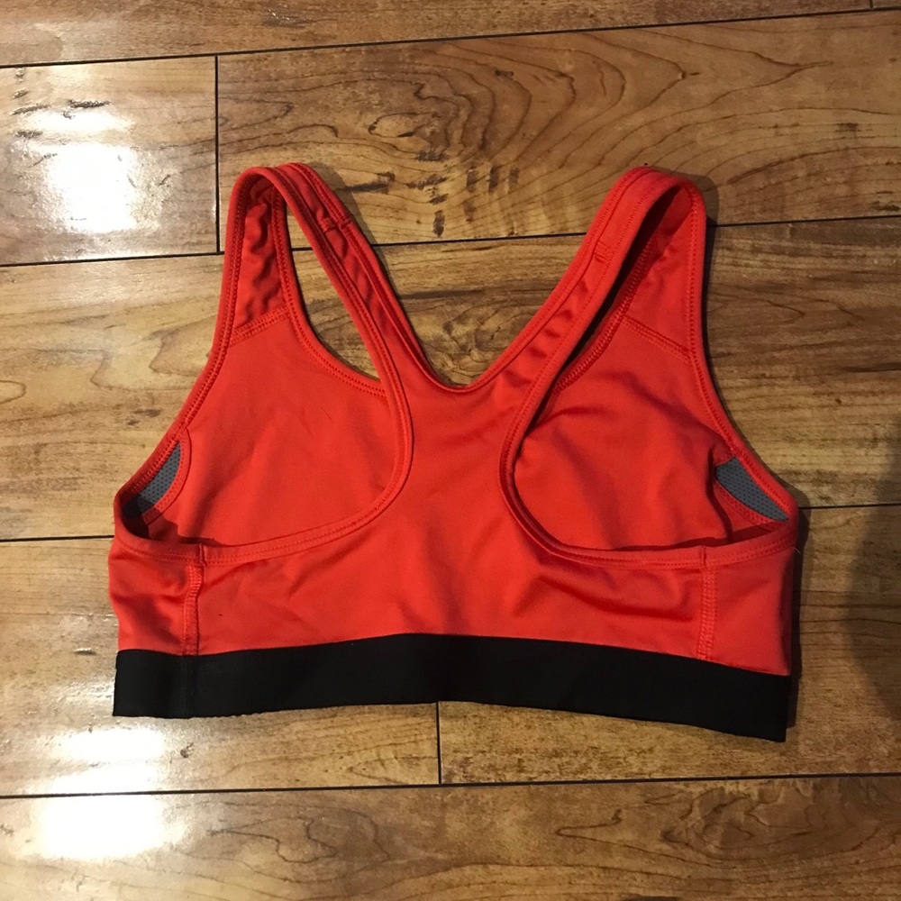 ✨Nike Sports Bra✨ - Picture 2 of 3